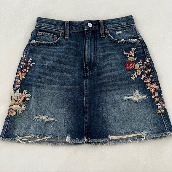 Abercrombie & Fitch Floral Embroidered Denim Mini Skirt, Size 25 NWOT - Picture 4 of 8